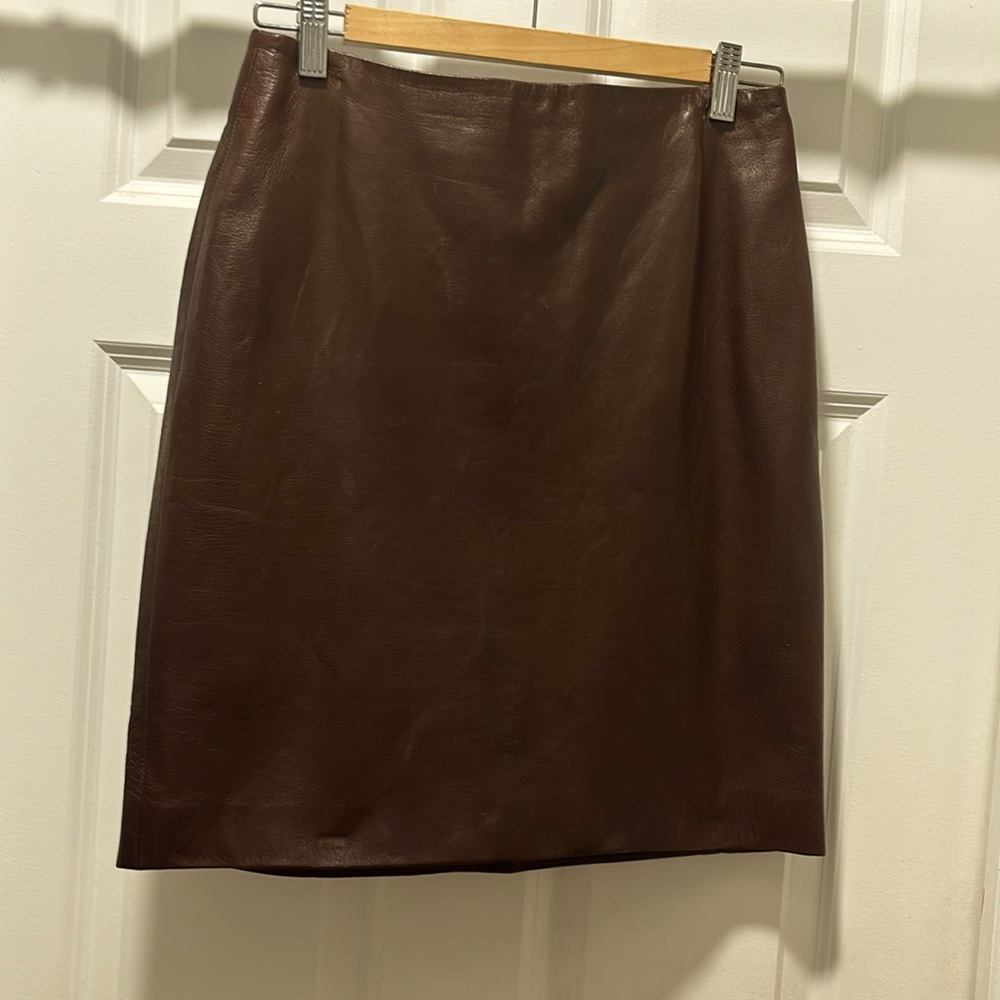 A line brown leather skirt by Ralph Lauren